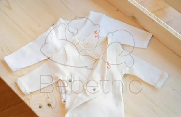 Body bébé coton bio blanc manches courtes 1 mois French Poupon