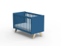Un lit bébé scandinave en bois décliné dans de nombreuses couleurs – Mathy by Bols Je choisis la couleur : Bleu atlantic